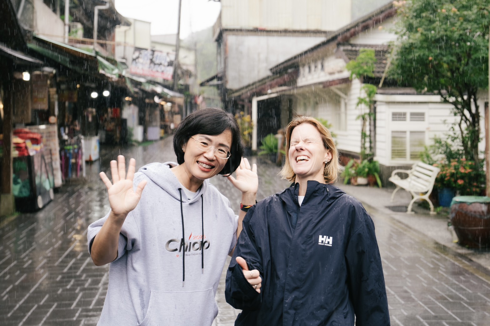 和英國駐台代表包瓊郁 Ruth Bradley-Jones 一起在平溪爬山！